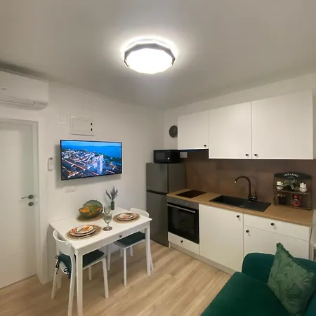 Charlie Apartmán *