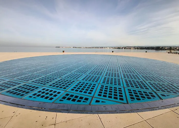 Charlie شقة زادار