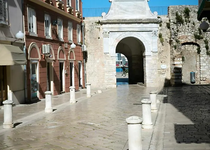 Charlie شقة زادار