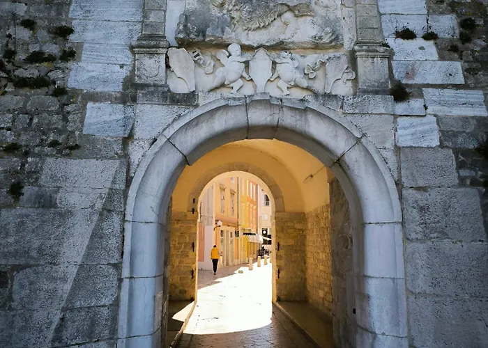 Charlie شقة زادار