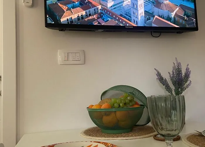 Charlie شقة زادار