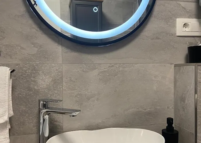 Charlie شقة زادار